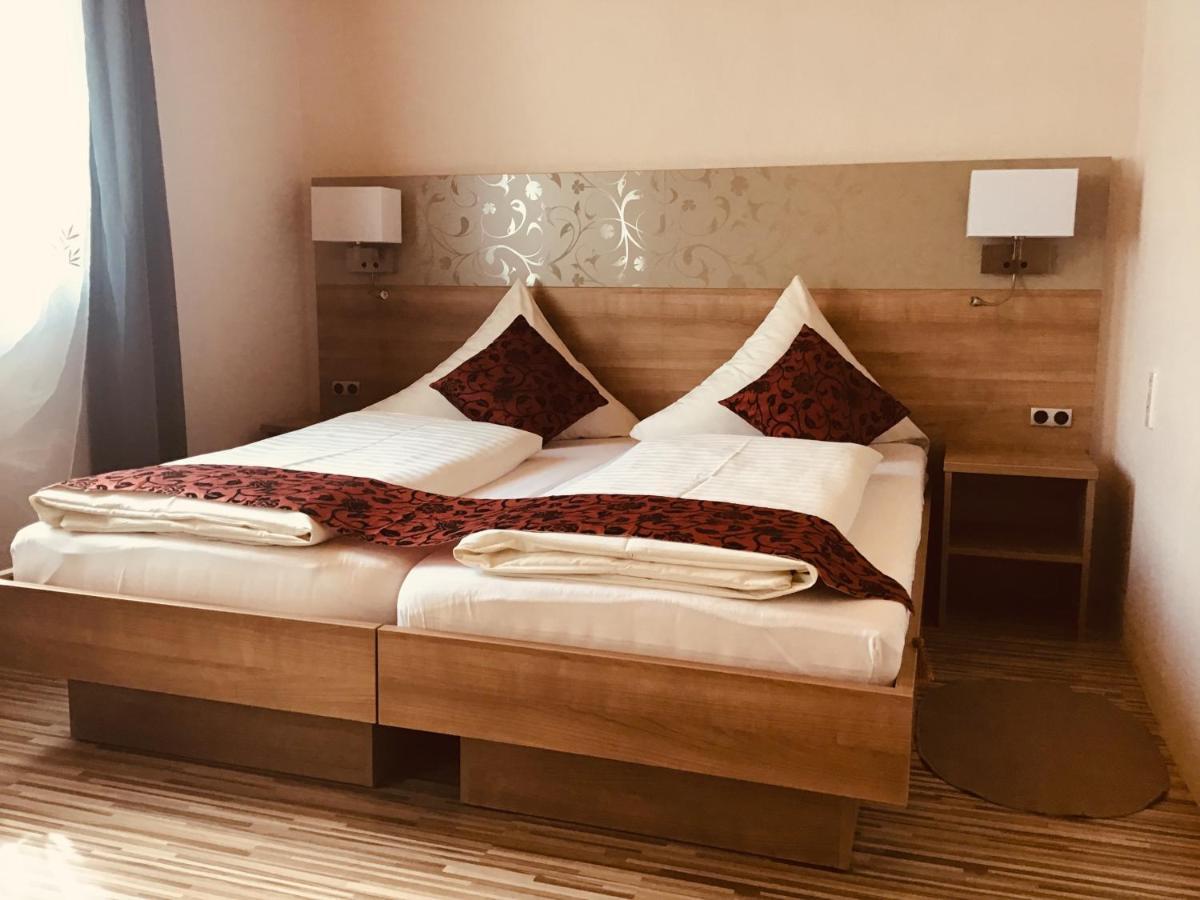Zur Post Hotel 3*